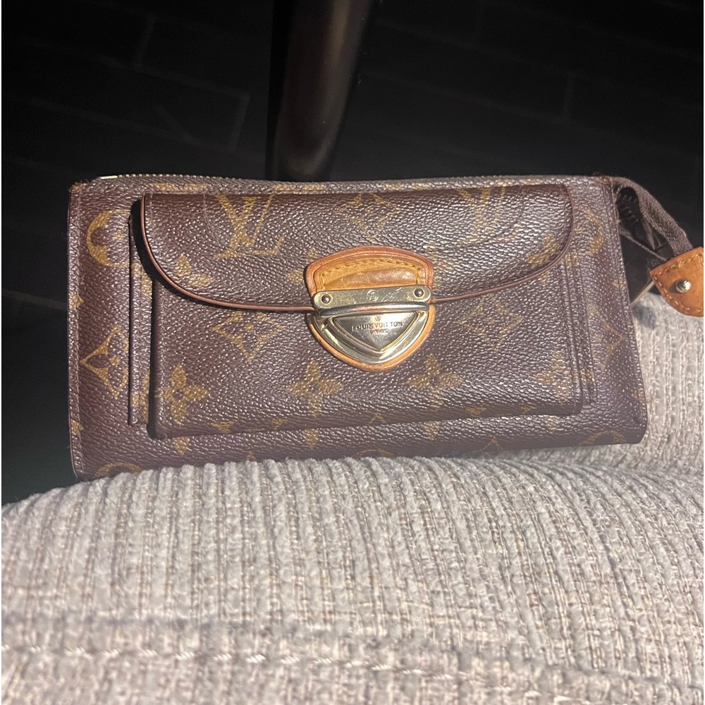 Louis Vuttion Wallet